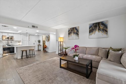 202-7950 E Camelback Rd, Scottsdale, AZ, 85251-2615 | Card Image