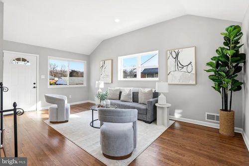 421 Saint Margarets Dr, CAPITOL HEIGHTS, MD, 20743-3229 | Card Image