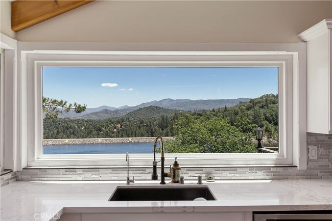 537 Canyon View Rd, House other with 4 bedrooms, 4 bathrooms and 2 parking in Cedar Glen CA | Image 9