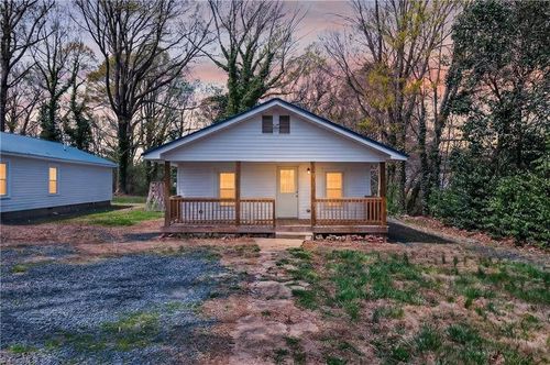 527 Booker T Washington Ave, Asheboro, NC, 27203-4907 | Card Image