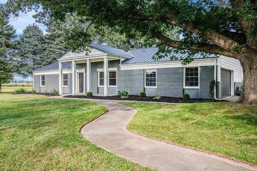 11466 N Executive Blvd, Syracuse, IN, 46567-9105 | Card Image