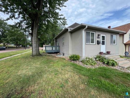 1015 S 5th Ave Avenue, Sioux Falls, SD, 57105 | Card Image
