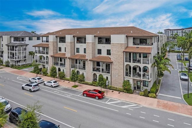 4690 Nw 84 Th Ave, Townhouse with 3 bedrooms, 5 bathrooms and null parking in Doral FL | Image 39