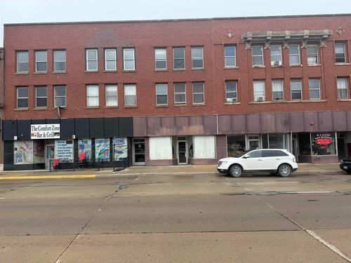 223-213-223 E 5th St, Waterloo, IA, 50703-4705 | Card Image