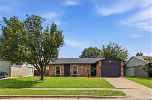 5216 Young Dr, The Colony, TX, 75056-1832 | Card Image