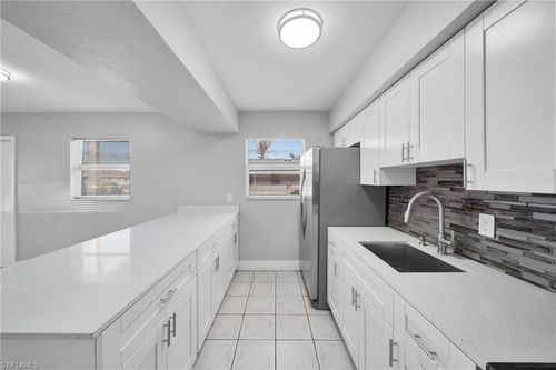 e-15 Se 24th Ave, Cape Coral, FL, 33990 | Card Image