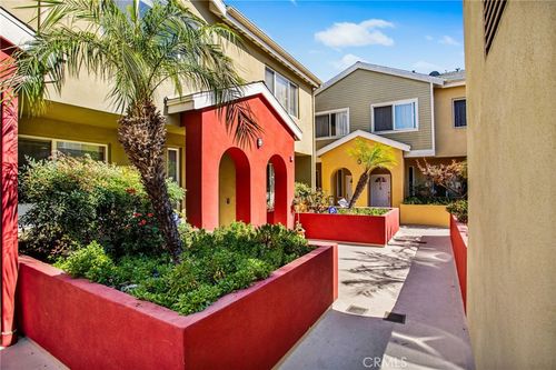 10-1500 Pine Ave, Long Beach, CA, 90813-1989 | Card Image