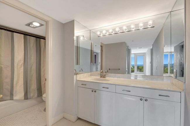 PH10 - 4750 S Ocean Blvd, Condo with 2 bedrooms, 2 bathrooms and null parking in Highland Beach FL | Image 26