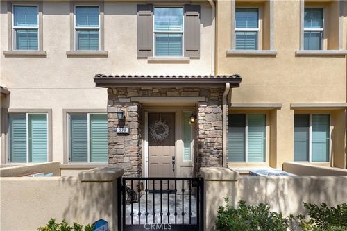 328 S Auburn Heights Ln, Anaheim, CA, 92807-4052 | Card Image