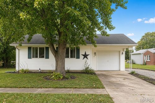 305 W 4th South St, Mount Olive, IL, 62069-1907 | Card Image