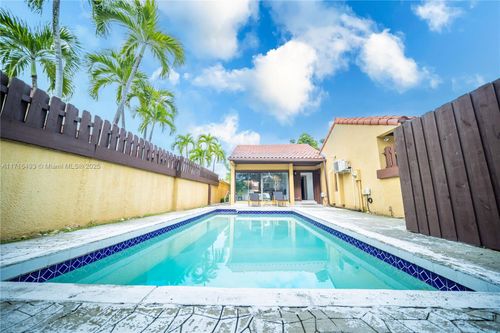 20429 Ne 10th Court Rd, Miami, FL, 33179-2523 | Card Image