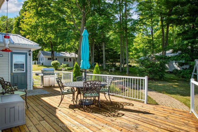 1443 Champlain Rd, House other with 5 bedrooms, 3 bathrooms and 6 parking in Tiny ON | Image 4