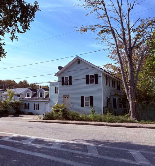 9 Rochester St, Berwick, ME, 03901-2275 | Card Image