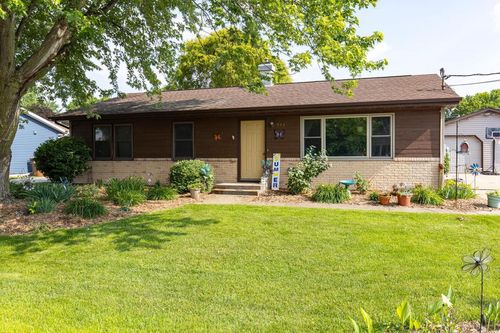 946 W Marquette Street, MENASHA, WI, 54952 | Card Image