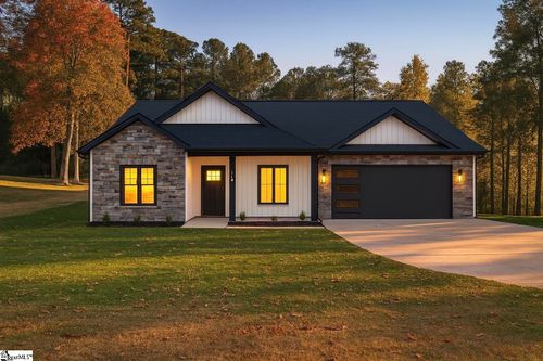 137 Mcbeth Rd, cowpens, SC, 29330-9775 | Card Image