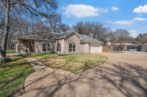 117 Lost Oaks Dr, Waco, TX, 76705-1743 | Card Image