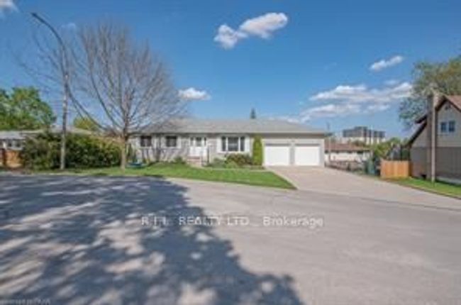30 Greenhill Dr, House other with 4 bedrooms, 2 bathrooms and 4 parking in Peterborough ON | Image 4