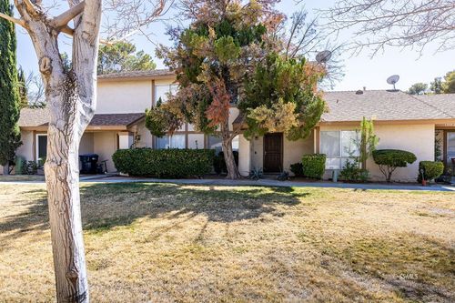 1004 Peg St, Ridgecrest, CA, 93555-3138 | Card Image