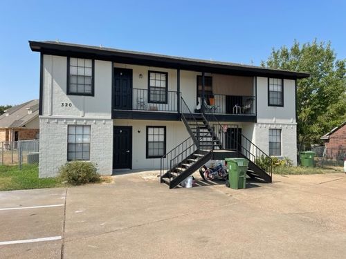 320 Queens Ct N, Mansfield, TX, 76063-2400 | Card Image