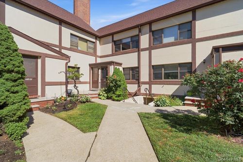 e2-107 15th St, Garden City, NY, 11530-1512 | Card Image