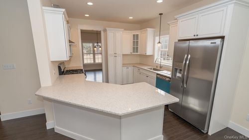 43 Malloy Rd, Wallkill, NY, 12589-3609 | Card Image