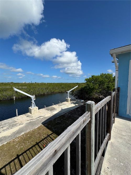 4276 Dorn Rd, Summerland Key, FL, 33042-5902 | Card Image