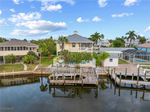 2291 Palm Ave, SAINT JAMES CITY, FL, 33956-2004 | Card Image