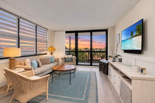 402-591 Seaview Ct, Marco Island, FL, 34145-2634 | Card Image