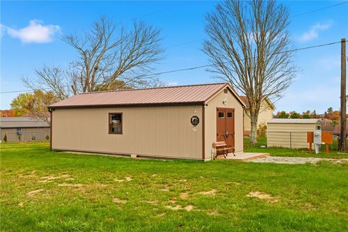 1607 Crestview Dr, Somerset, PA, 15501-2751 | Card Image