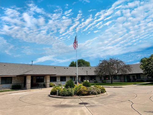apt-102-401 S County Road 5, Springfield, MN, 56087-2101 | Card Image
