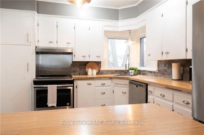 148 York St, House other with 2 bedrooms, 2 bathrooms and 2 parking in Saint Catharines ON | Image 9