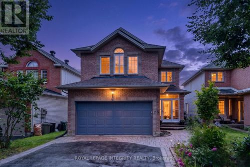 29 Nortoba Crescent, Ottawa, ON, K2T1G9 | Card Image