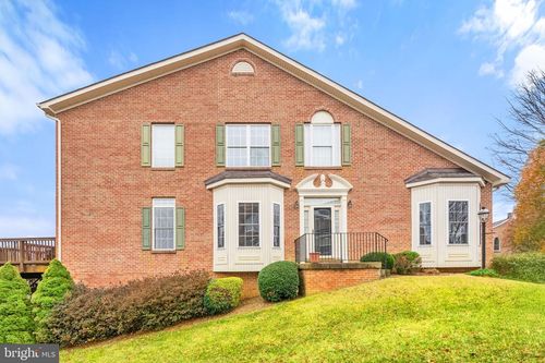 224 N View Cir, WARRENTON, VA, 20186-2653 | Card Image