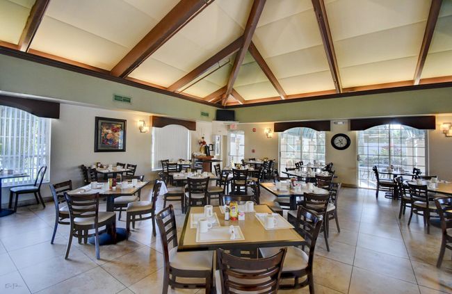 9675 Crescent View Dr N, Condo with 3 bedrooms, 2 bathrooms and null parking in Boynton Beach FL | Image 54
