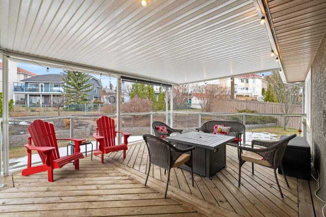 755 Hawkside Mews Nw, Home with 4 bedrooms, 3 bathrooms and 4 parking in Calgary AB | Image 39