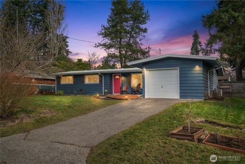 21615 82nd Ave W, Edmonds, WA, 98026-7810 | Card Image