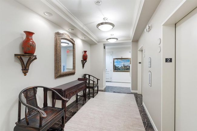 Elevator lobby. | Image 39