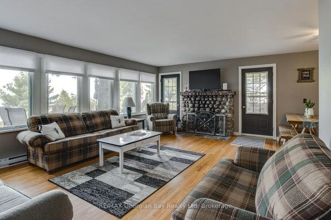 760 Tiny Beaches Rd S, House other with 4 bedrooms, 1 bathrooms and 6 parking in Tiny ON | Image 9