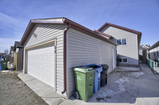 66 Saddlemont Way Ne, Home with 5 bedrooms, 2 bathrooms and 4 parking in Calgary AB | Image 41