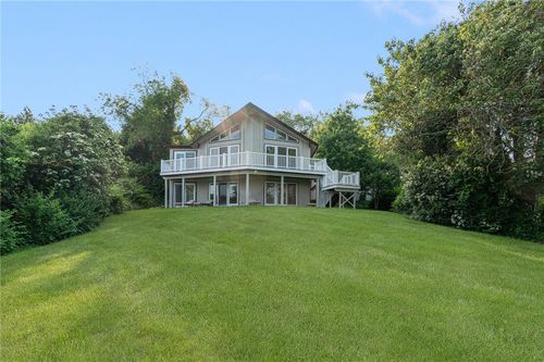 117 Indian Ave, Portsmouth, RI, 02871-5151 | Card Image