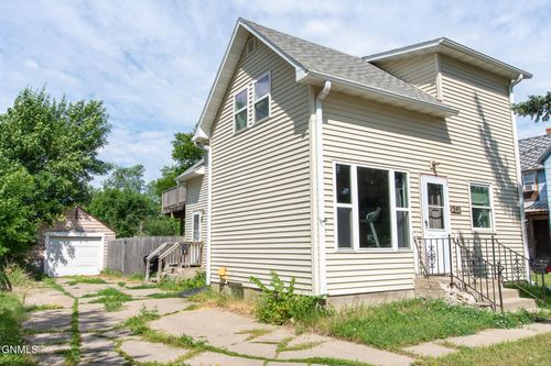 341 5th Ave Ne, Valley City, ND, 58072-3052 | Card Image