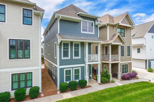 909 Spinnaker Way, Chattanooga, TN, 37402-2131 | Card Image