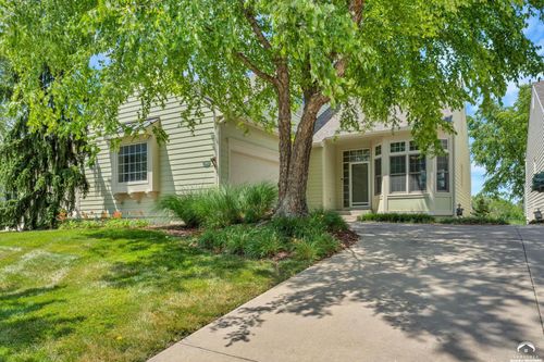 5912 Longleaf Dr, Lawrence, KS, 66049-5801 | Card Image