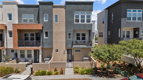 27034 Hummingbird Ln, Valencia, CA, 91381-2182 | Card Image