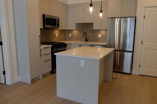 3528 146a St, Surrey, BC, V4P0H4 | Card Image