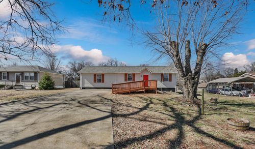 2622 Union Hall Rd, CLARKSVILLE, TN, 37040-5816 | Card Image
