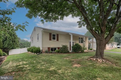 1132 Cornell Dr, Hummelstown, PA, 17036-9357 | Card Image
