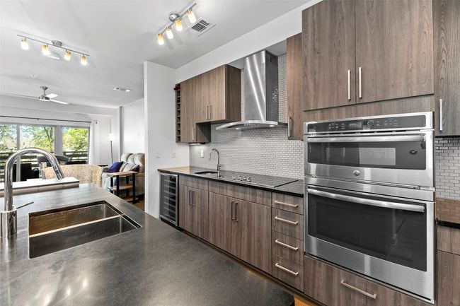 APT-211 - 3600 S Lamar Blvd, Condo with 2 bedrooms, 2 bathrooms and null parking in Austin TX | Image 7