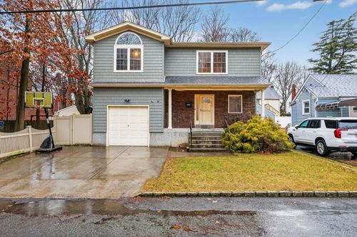 1878 Lake Dr W, North Baldwin, NY, 11510-2309 | Card Image