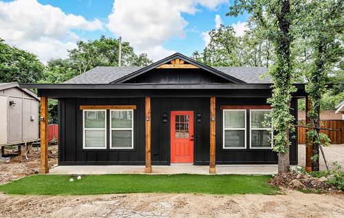 90 Live Oak St, Alvarado, TX, 76009-7135 | Card Image